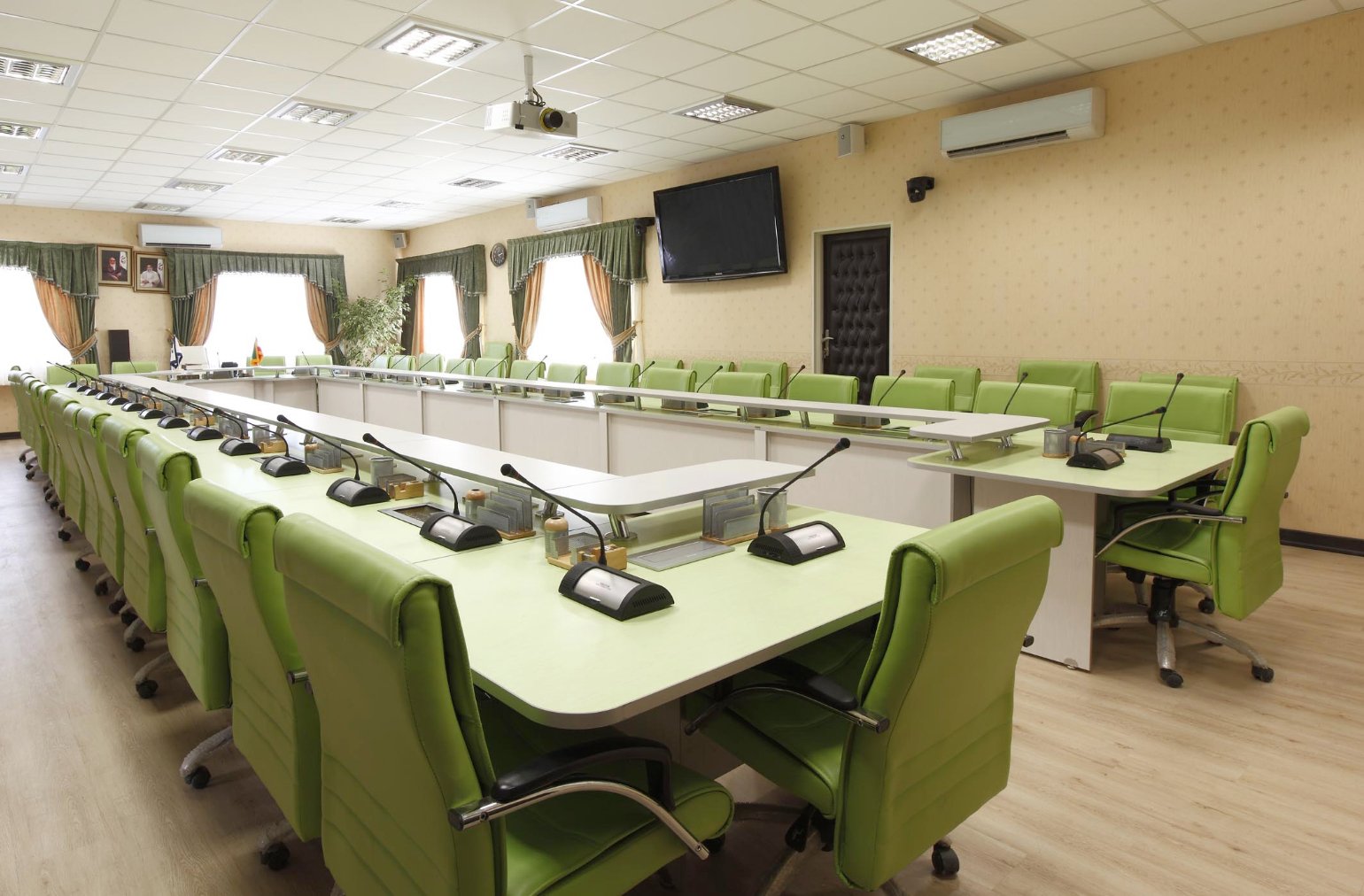 اجرای سیستم تهویه اتاق جلسات